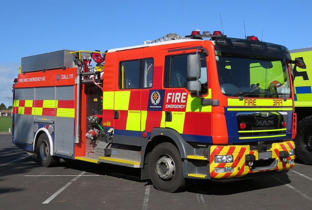 Pakūranga business destroyed by fire during firefighter strike