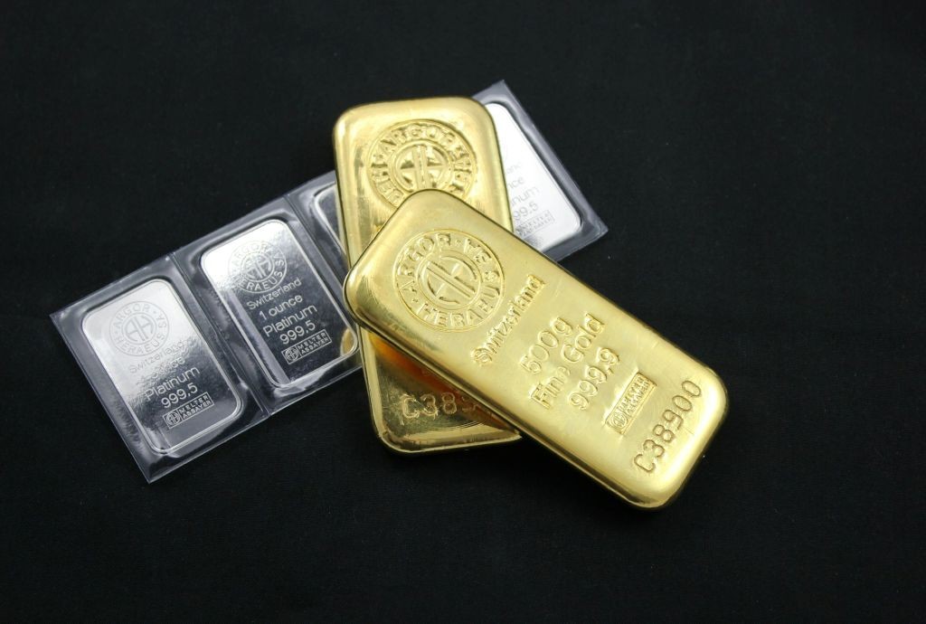 Gold jumps above $4,600 as markets price in fears over US institutional credibility