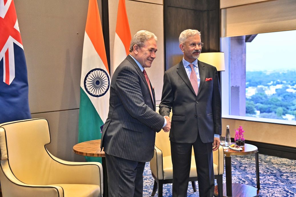 Peters challenges India trade deal over migration impacts